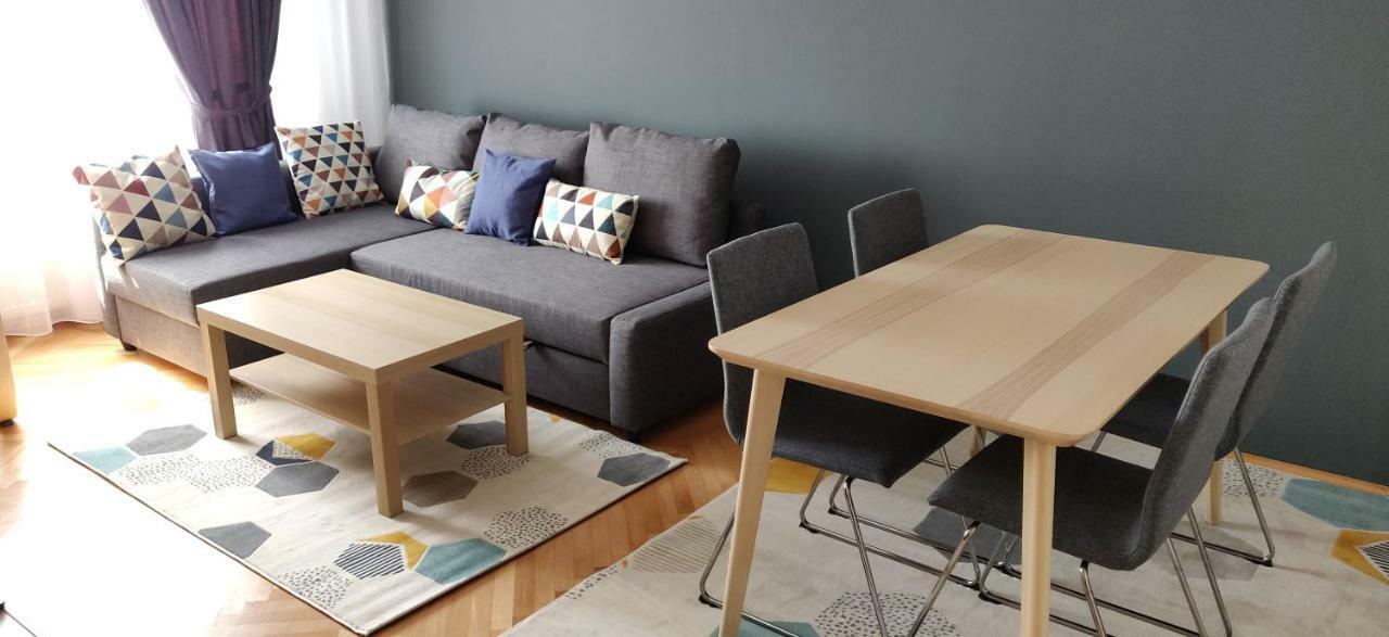 פיטסטי Modern And Cozy Apartment מראה חיצוני תמונה
