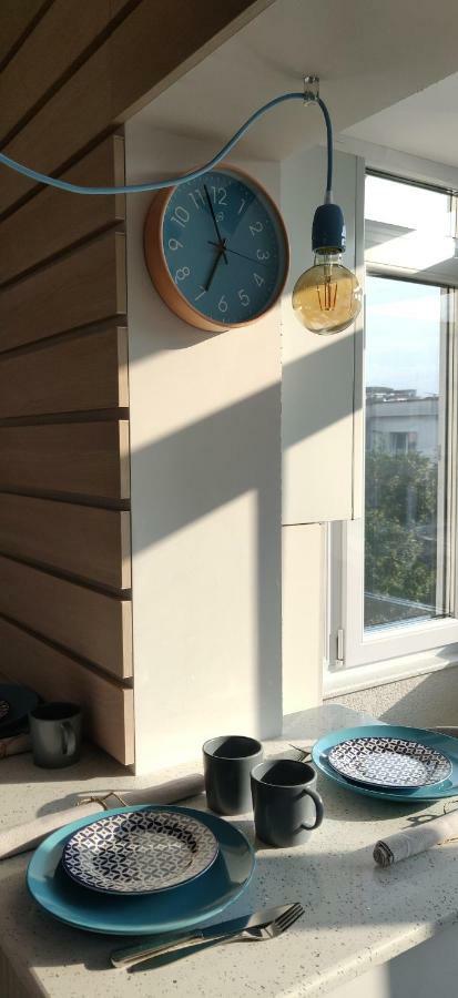 פיטסטי Modern And Cozy Apartment מראה חיצוני תמונה