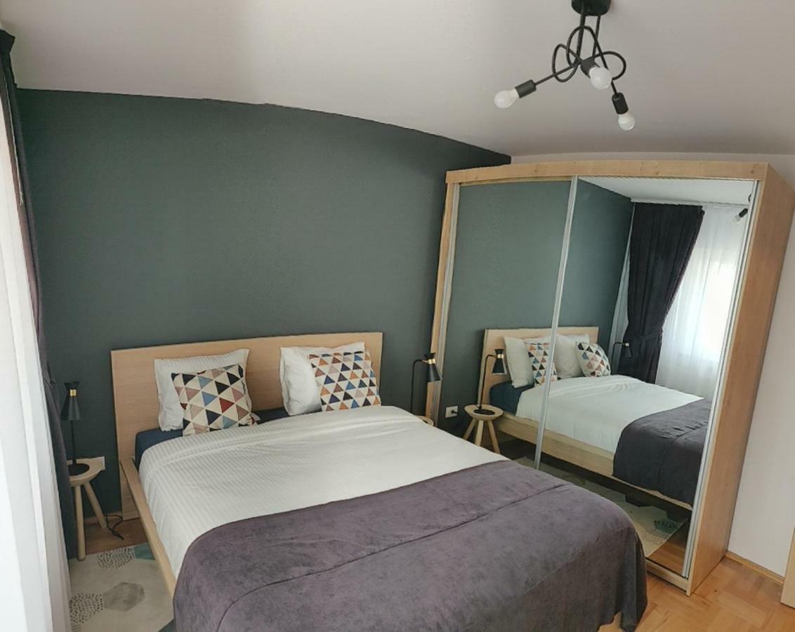 פיטסטי Modern And Cozy Apartment מראה חיצוני תמונה