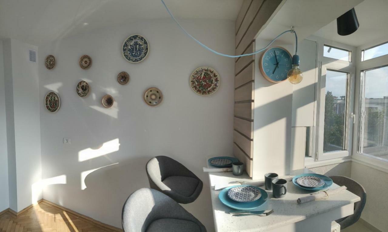 פיטסטי Modern And Cozy Apartment מראה חיצוני תמונה